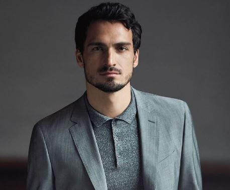 Ulla Holthoff son Mats Hummels.